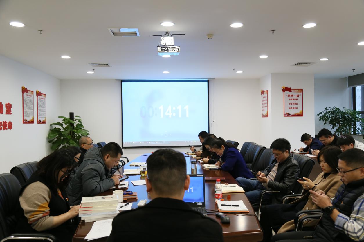 市铁路集团第三党支部组织开展专题党课暨“学习强国”知识竞赛活动2.jpg