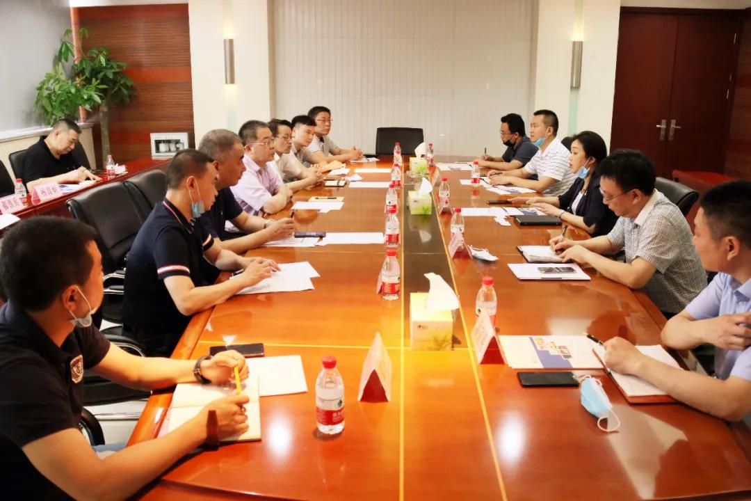 中铁物轨道科技服务集团有限公司到市铁路集团交流座谈.jpg